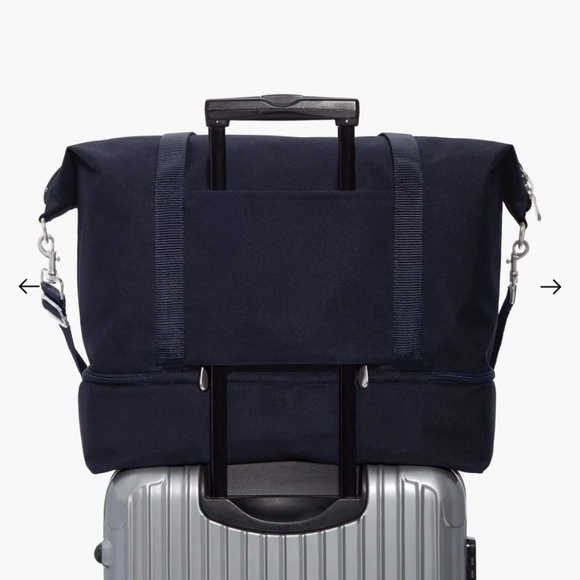 Lo & Sons Catalina Deluxe Travel Bag in Deep Navy with Desert Horse Park Logos - Picture 6 of 6